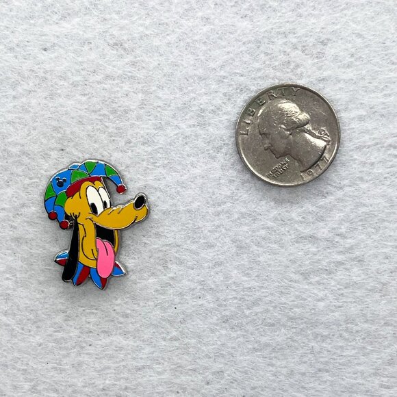 🔮 5/$25 Disney Mardi Gras Pluto Pin - Picture 2 of 3